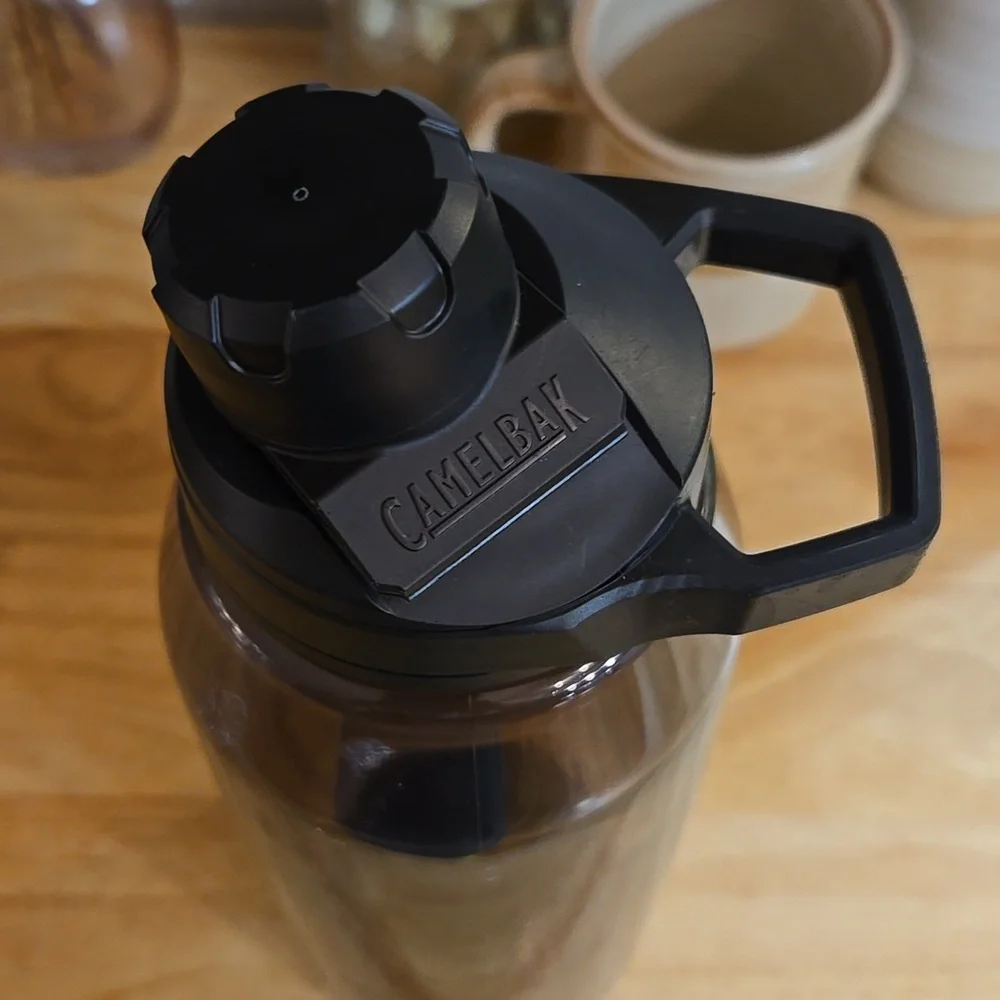 CamelBak Chute Mag Bpa Free Water Bottle 1500 ml / 1.5 L Charcoal Gray - Picture 3 of 6